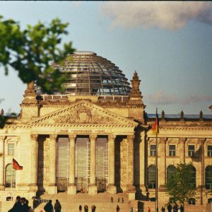 http://www.thinkgeoenergy.com/wp-content/uploads/2019/09/Reichstag_Berlin_Germany-300x300.jpg