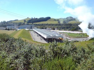 https://www.thinkgeoenergy.com/wp-content/uploads/2010/02/Wairakei_Geothermal_Power_Plant_NZ-300x225.jpg