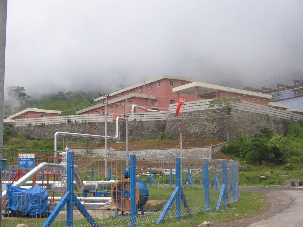 Indonesian electricity company urged to buy geothermal power