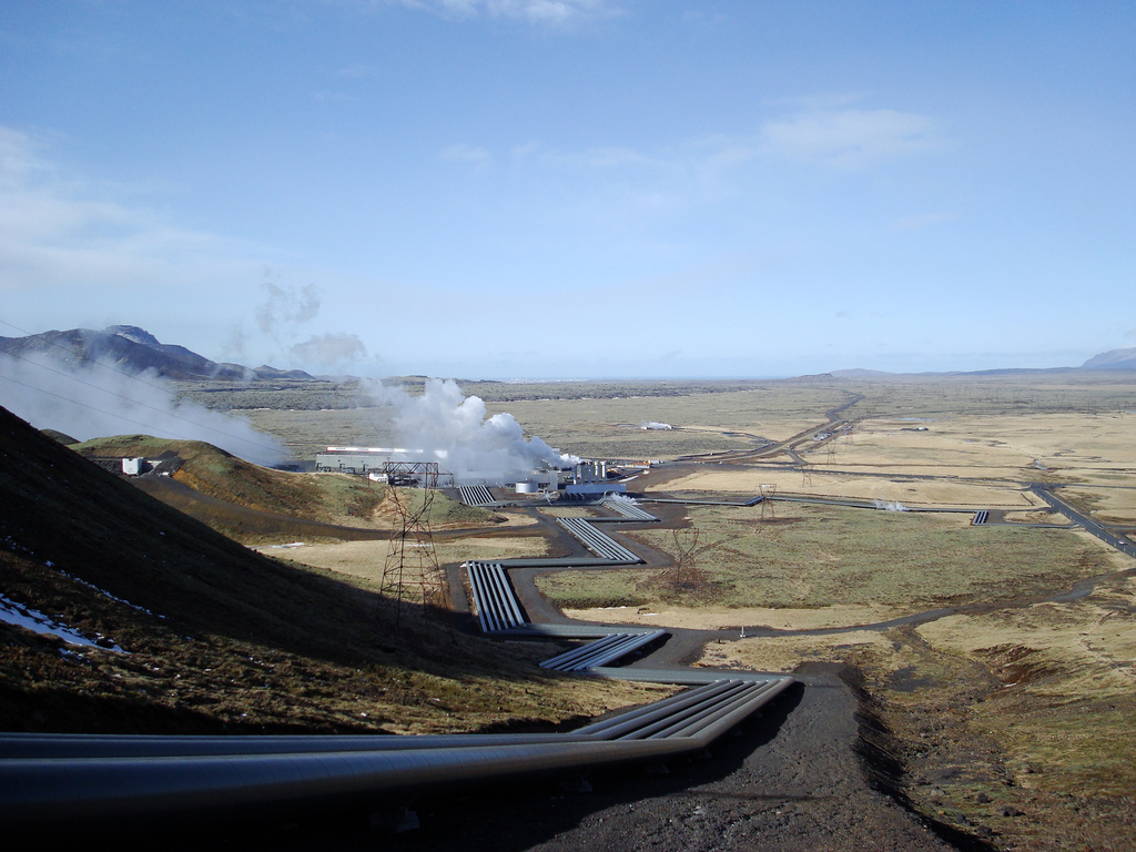 Producing micro-algea for fish feed at Hellisheidi geothermal plant, Iceland