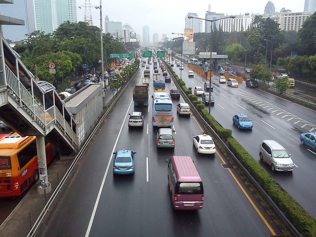 OECD urges Indonesia to up infrastructure expenditures