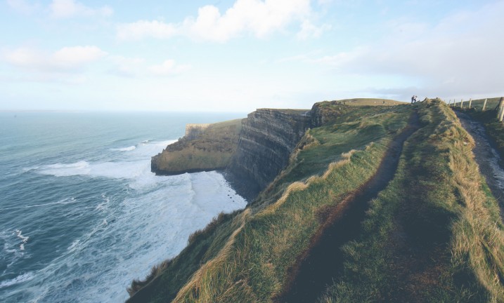 Coast in Ireland (source: flickr/ Basheer Tome, creative commons)