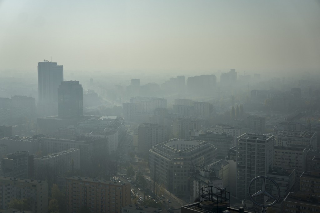 Smog over Warsaw, Poland - Picture November 2015 (source: flickr/ Radek Kolakowski, creative commons)