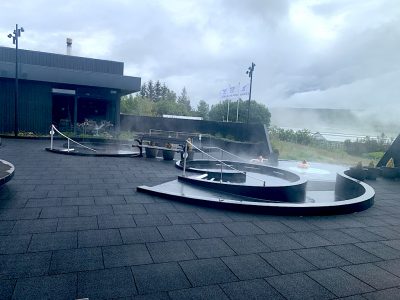 Icelandic geothermal spa producing own electricity