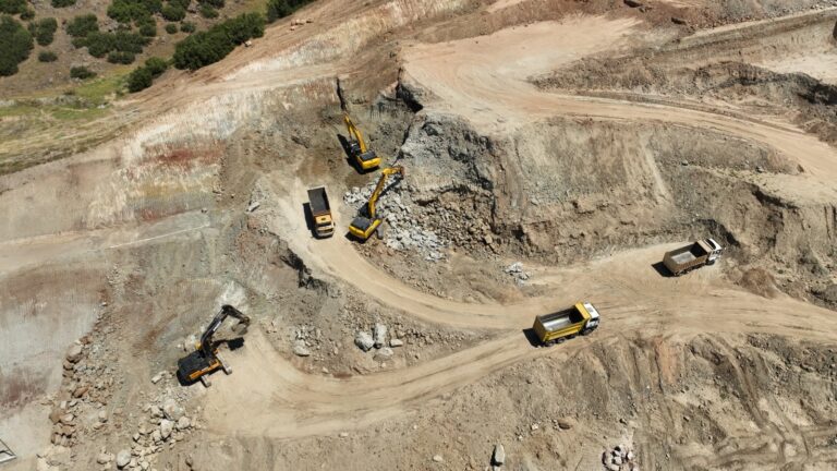 Trabajos de excavación en el proyecto de invernadero geotérmico Kula (fuente: Nuran Sevimli Akkoç)