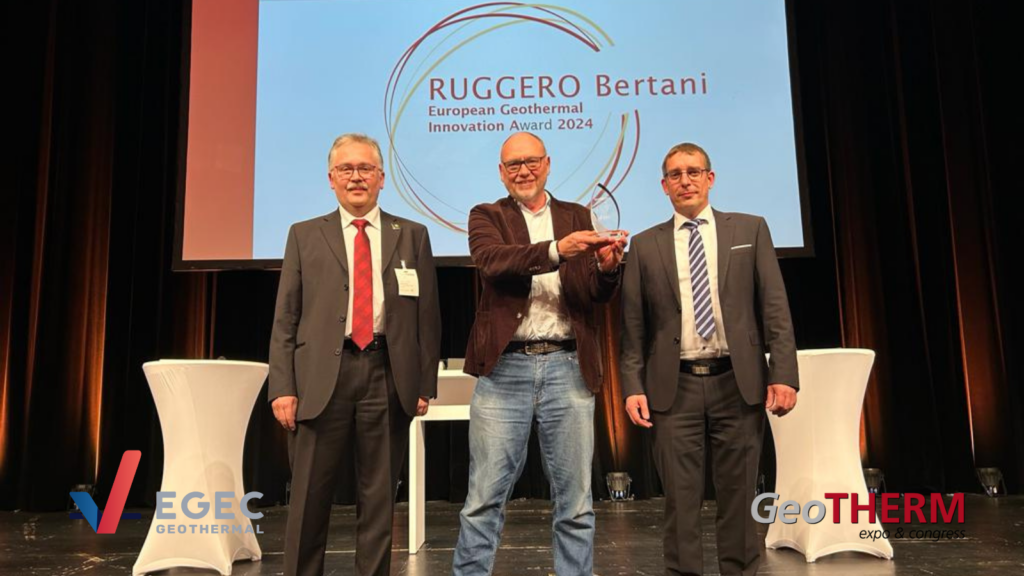 El director general de Vulcan Energy, Horst Kreuter, acepta el Premio a la Innovación Geotérmica Ruggero Bertani 2024 (fuente: EGEC)