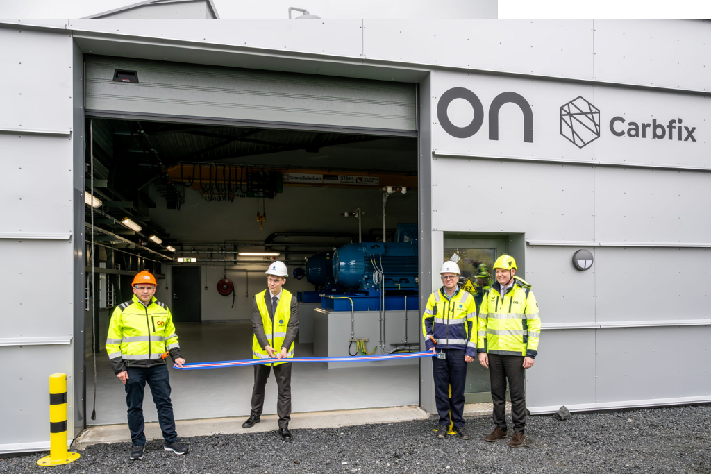 Ceremonia de inauguración de la planta purificadora de aire de Steingerði con Jóhann Páll Jóhannsson, ministro de Medio Ambiente, Energía y Clima (fuente: ON Power)