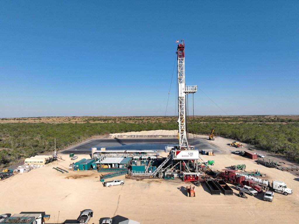 Sage Geosystems opera una planta comercial de almacenamiento de energía de 3 megavatios en Christine, Texas, donde la compañía está desarrollando su tecnología geotérmica de presión de última generación mediante técnicas avanzadas de perforación y subsuelo. (Fuente: Sage Geosystems)