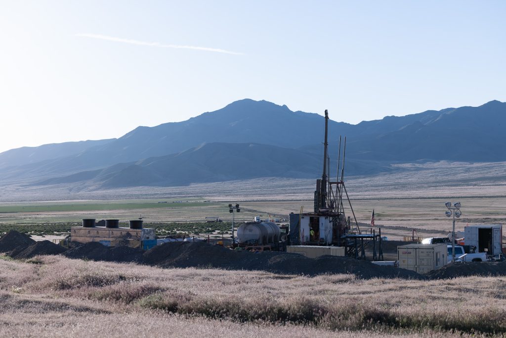 Operaciones de perforación en el sitio geotérmico de Pumpernickel en Nevada (fuente: Zanskar)