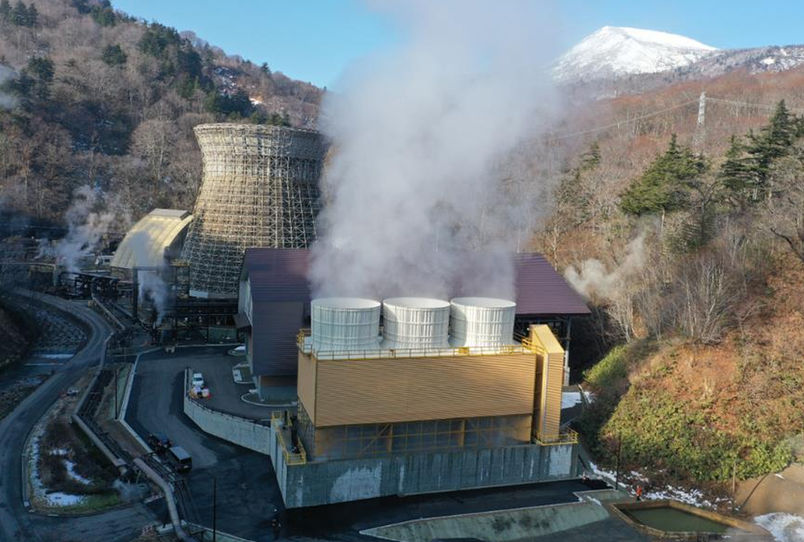La planta de energía geotérmica de Matsukawa en Japón reanudó sus operaciones después de su renovación.